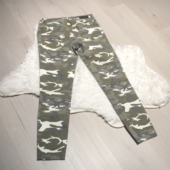 Etienne Marcel Denim - Picture 5 of 8